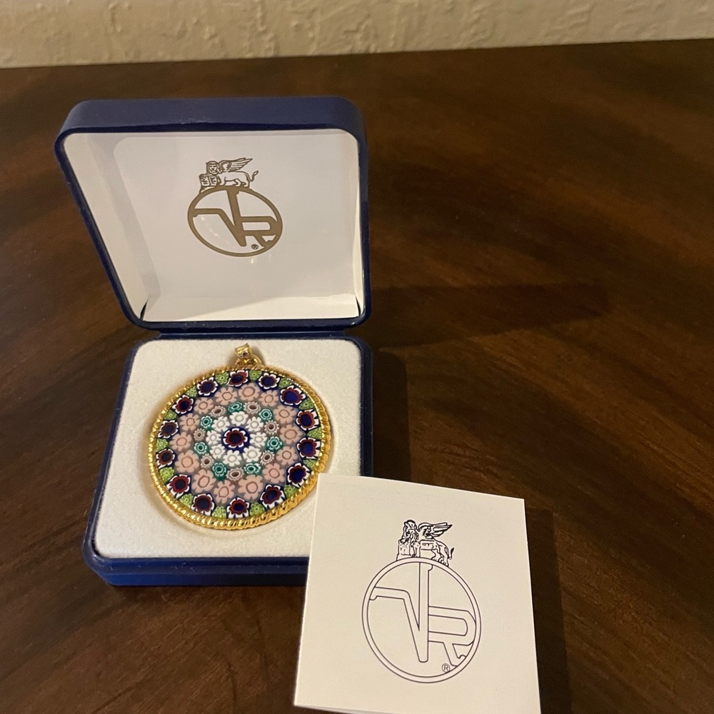 Brand new with box and tag. Italian pendant.